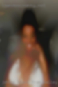 Johnni black woaman 40 ans nude from Valley, Alabama.