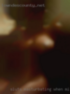 Sluts masturbating when travelling in Mississippi who likes sex.